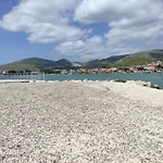 Ella Apartman *