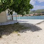 Ella Trogir