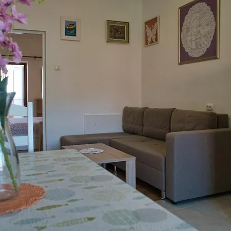 Apartman Ella *