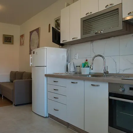 Apartman Ella *